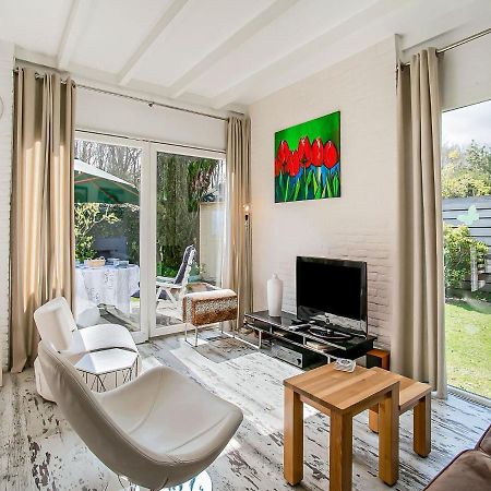 Lovely Bungalow In Noordwijkerhout With Garden Extérieur photo