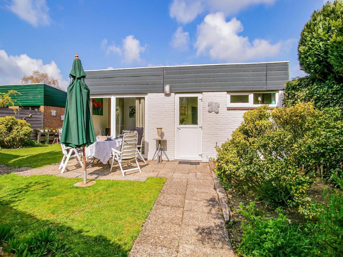 Lovely Bungalow In Noordwijkerhout With Garden Extérieur photo