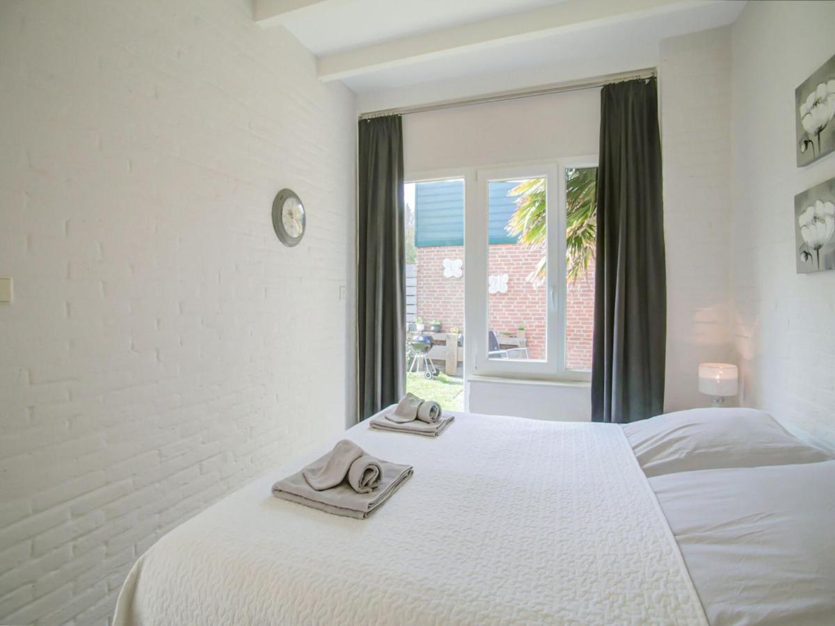 Lovely Bungalow In Noordwijkerhout With Garden Extérieur photo