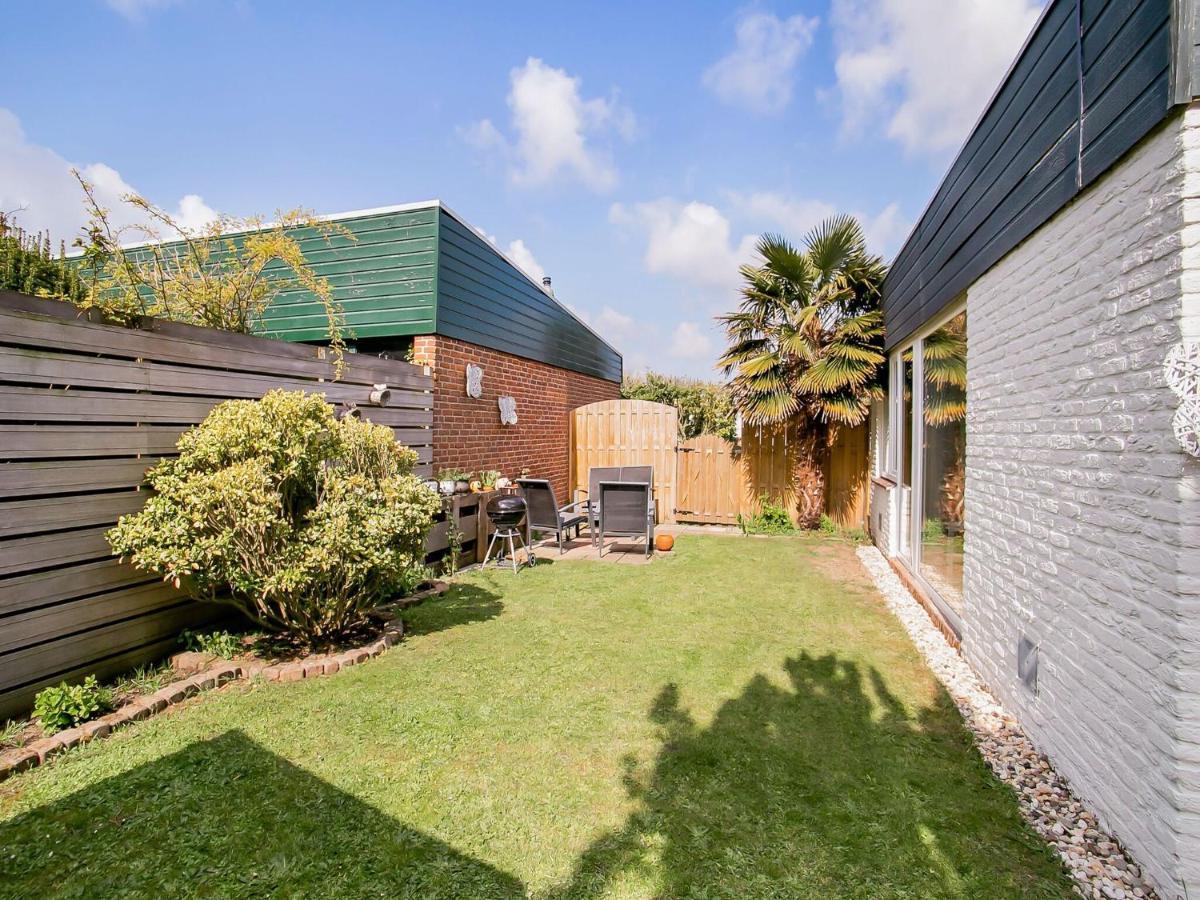 Lovely Bungalow In Noordwijkerhout With Garden Extérieur photo